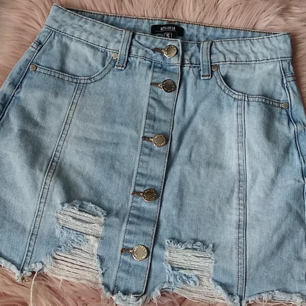 8th of La distressed mini